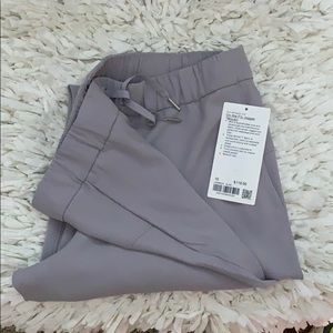 Lululemon On The Fly Jogger *Woven